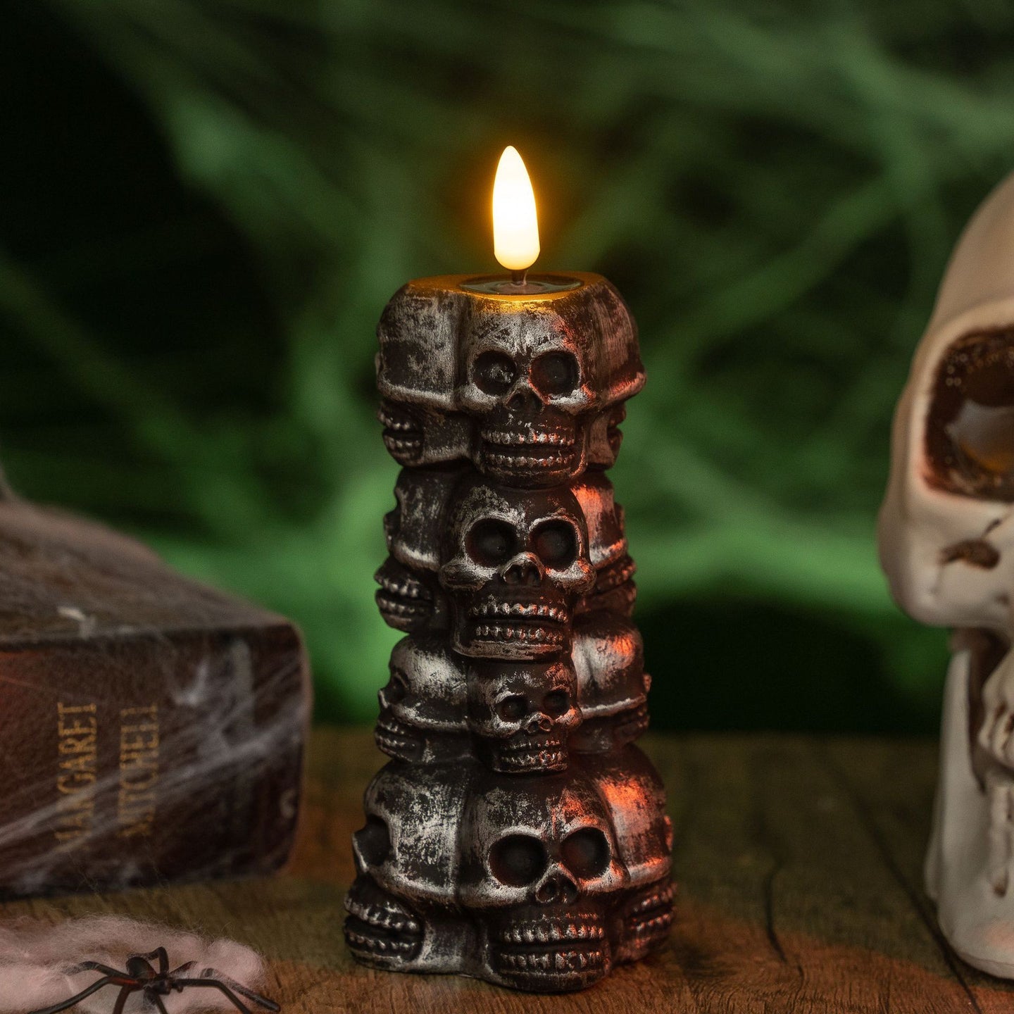 Halloween Stacked Skulls Candle Light – Spooky Bronze Décor