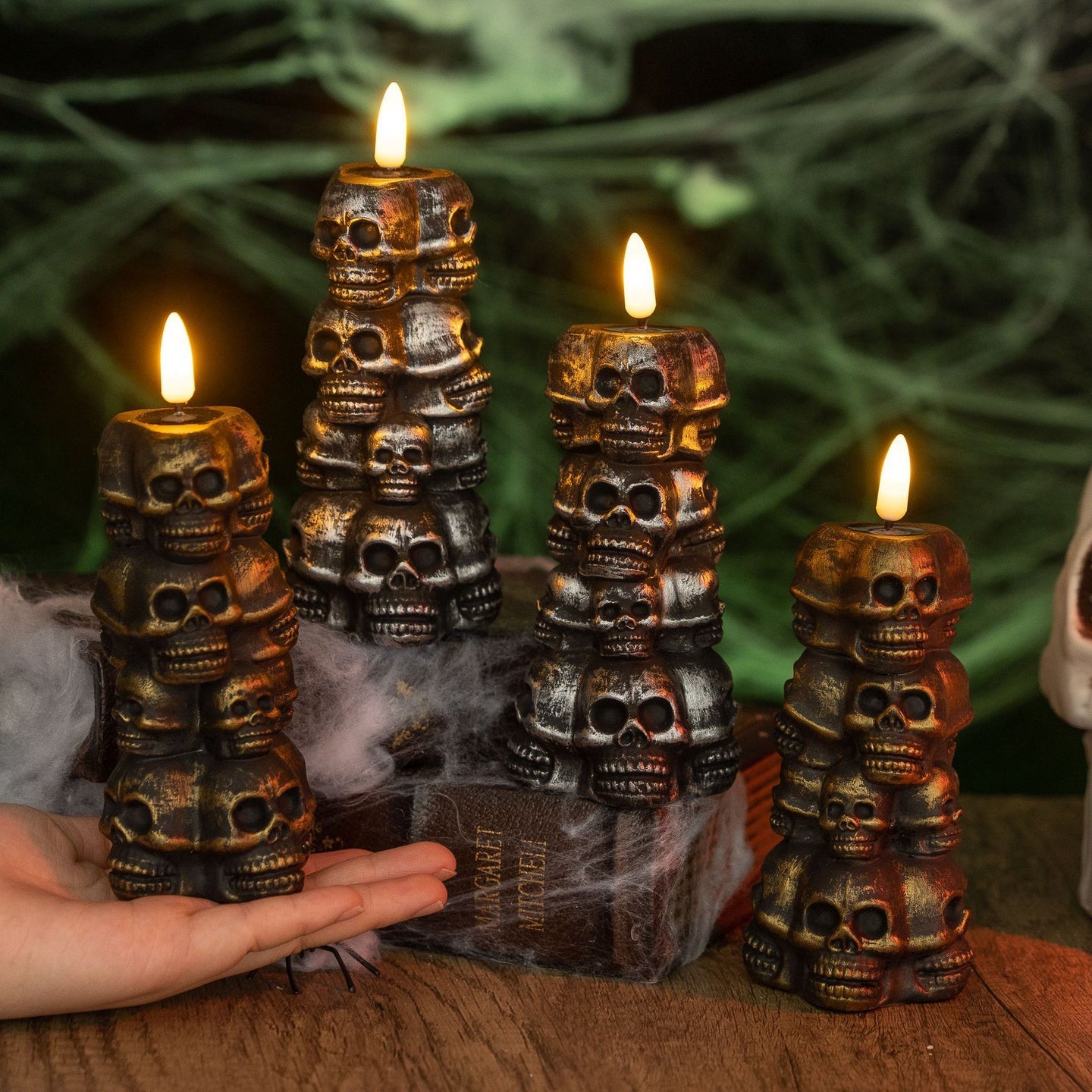 Halloween Stacked Skulls Candle Light – Spooky Bronze Décor