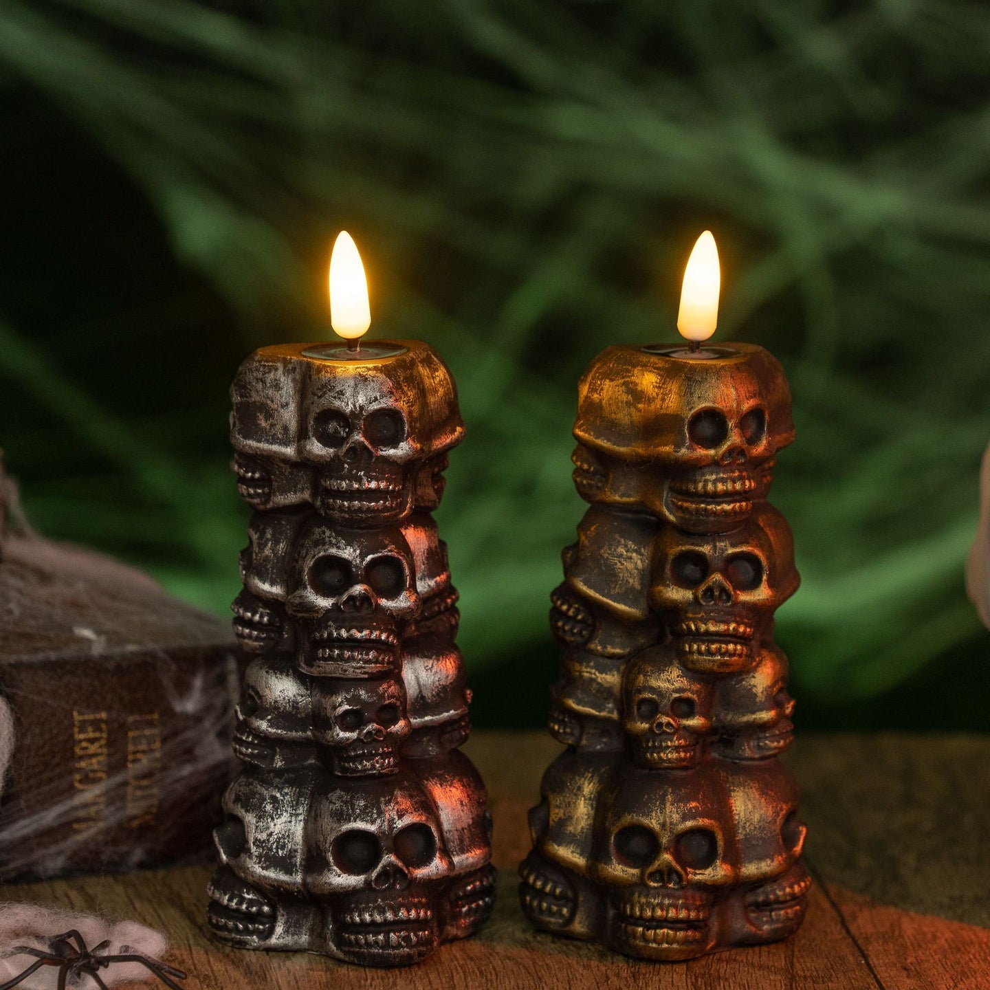 Halloween Stacked Skulls Candle Light – Spooky Bronze Décor
