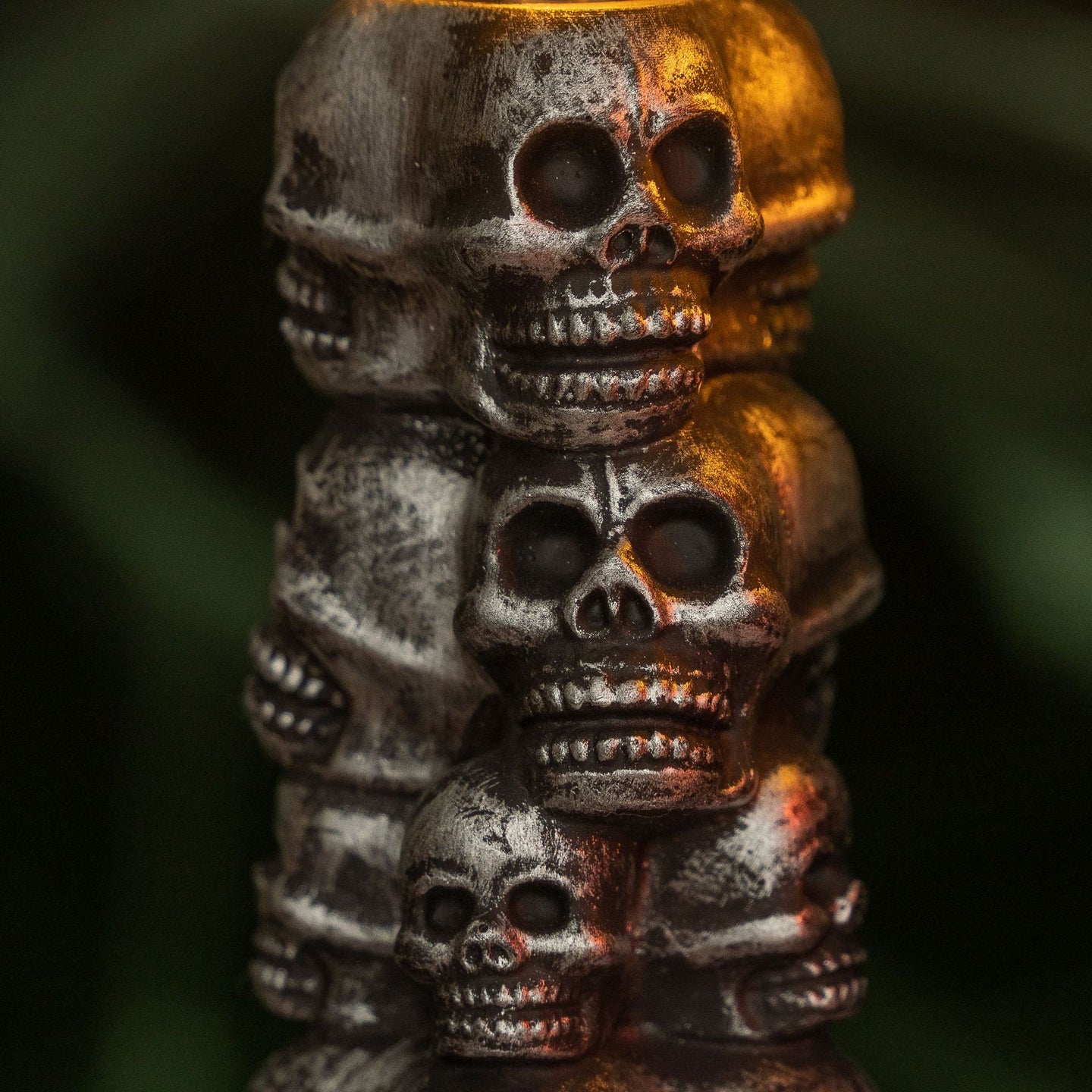 Halloween Stacked Skulls Candle Light – Spooky Bronze Décor