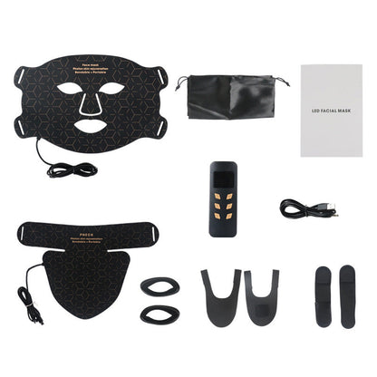 Svart paket med mask, halsdel och fjärrkontroll
